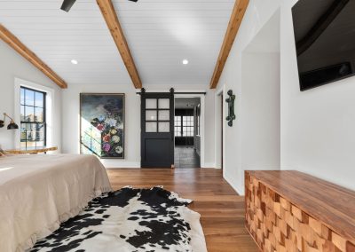 StoneHammerParade2022Interior-3869-400x284 Portfolio