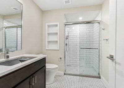 WFayetteUnits-Bath-3829-400x284 Commercial